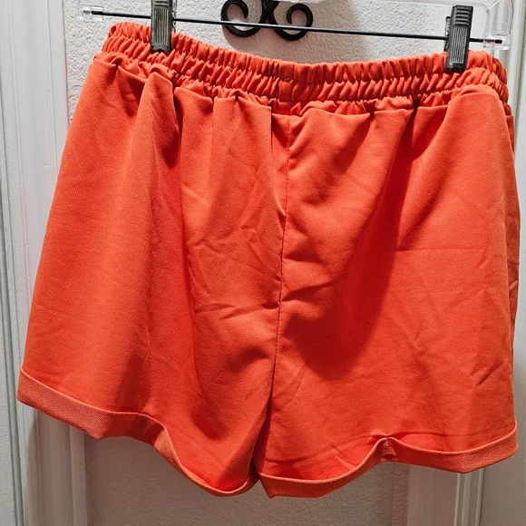 Bright Orange Graphic Cropped Tee and Shorts LoungeSet Size XXL NWOT - Picture 13 of 16